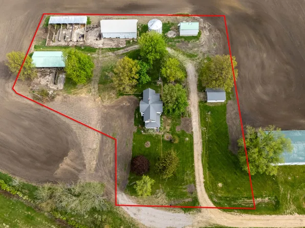 4400 220th St, Cleona, IA 52773