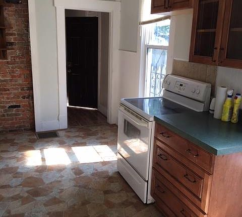 5th image of 675 E Sycamore St