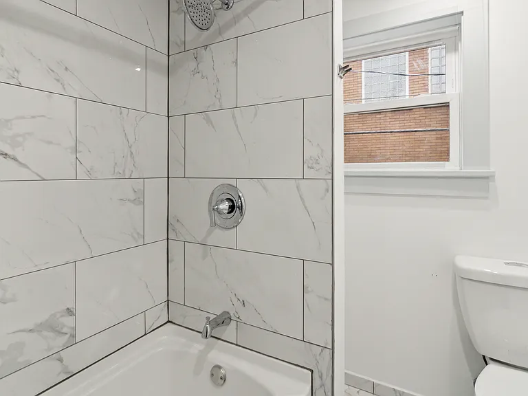 317 James St — Photo 26