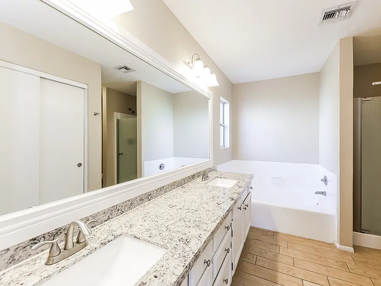 10801 W Wagon Wheel Dr — Photo 12