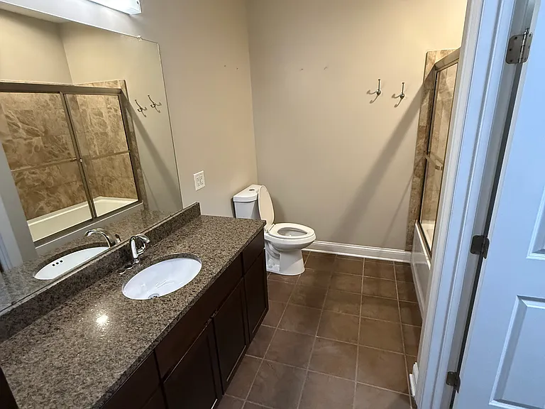 950 Perry St — Photo 10