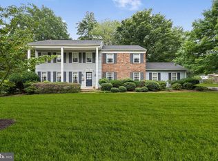 256 Carriage Hill Dr, Moorestown, NJ 08057