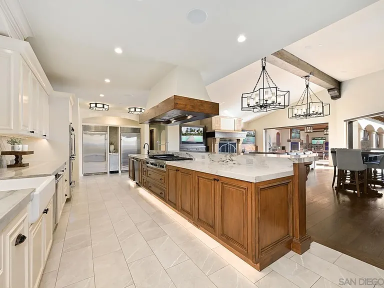 7031 Las Colinas — Photo 14