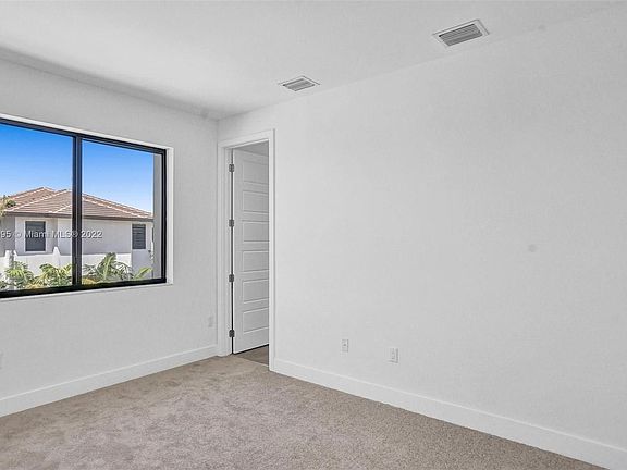 4th image of 4459 NW 82nd Ave