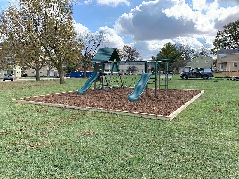 South Pointe Commons — Photo 18