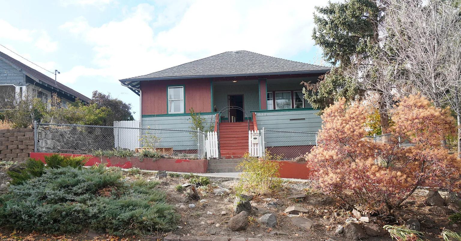 535 Jefferson St photo 1