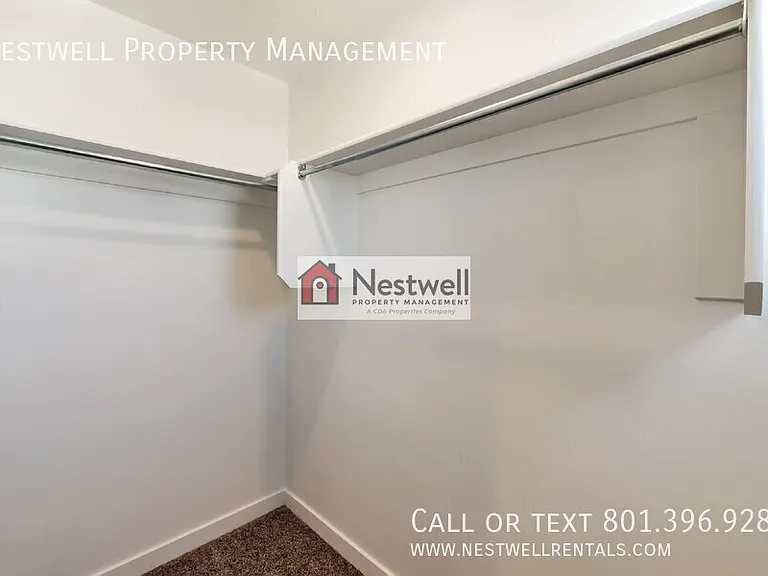 533 N Helmsman Ln — Photo 16
