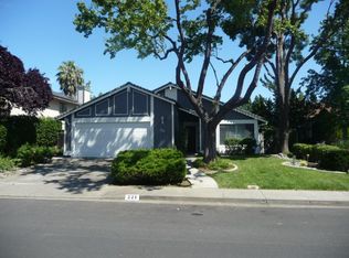 221 Woodstock Cir, Vacaville, CA 95687