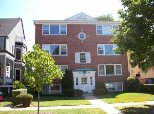 522 Greenwood St APT 2W, Evanston, IL