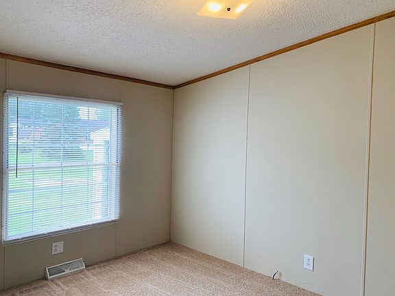 5th image of 380 Saddle Dr