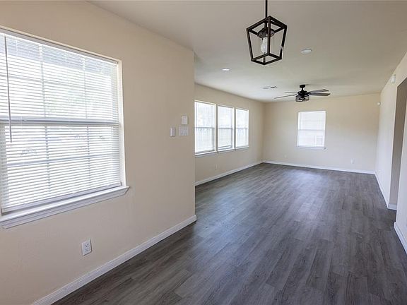 4th image of 4942 Bataan Rd