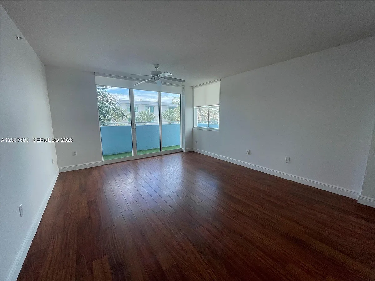 Building Photo - 9201 Collins Ave #321