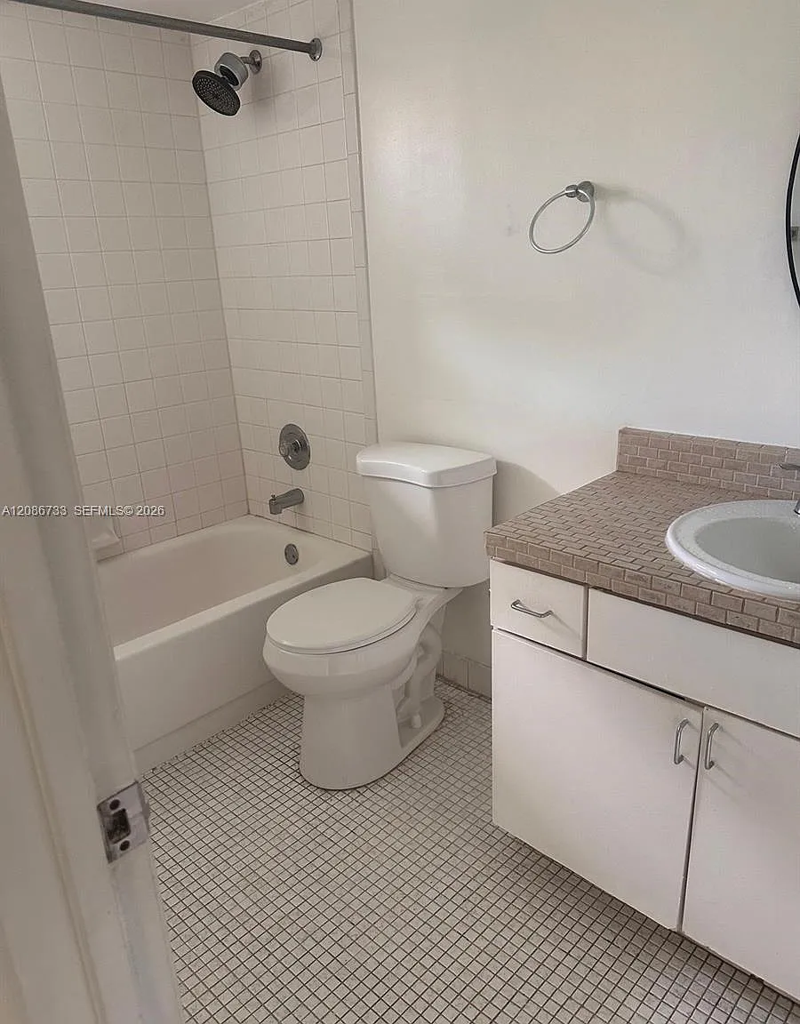 Heather Walk Condo — Photo 3
