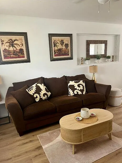 1 bed, 1.0 bath, 800 sqft, $1,950 — Photo 2