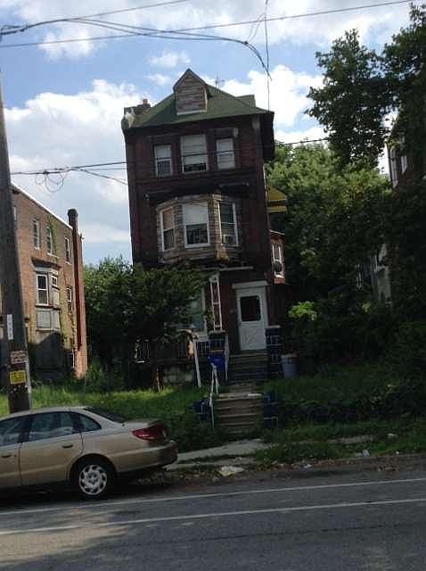 1st image of 1830 W Erie Ave