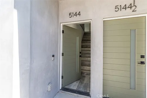 5144 Riverton Ave Photo 1