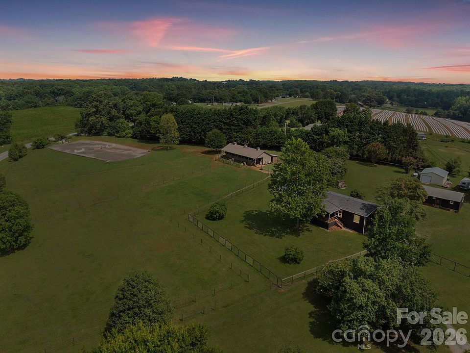1st image of 1541 Sandy Springs Rd
