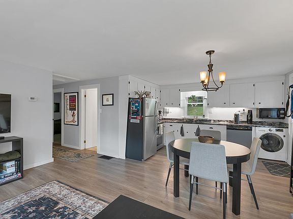 3rd image of 13 Aspen Drive