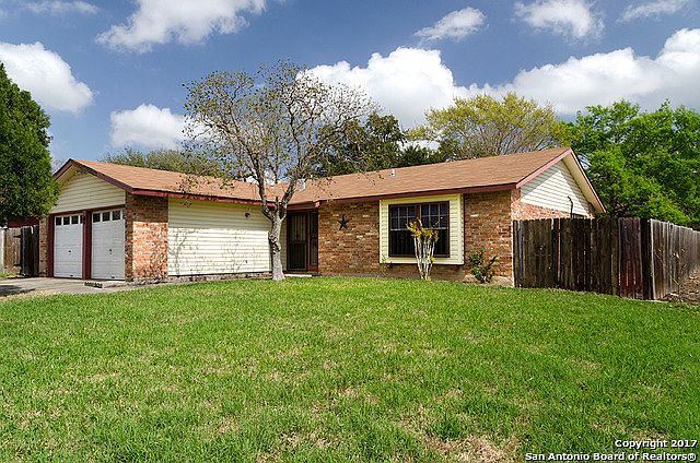 1st image of 2942 Lakebriar St