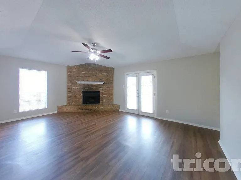 824 Hollow Creek Rd — Photo 4