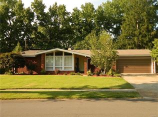 1545 Thoroughbred Ln, Florissant, MO 63033