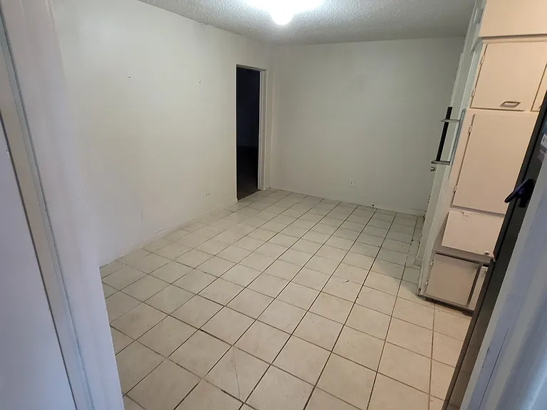5726 Waterford Dr — Photo 4