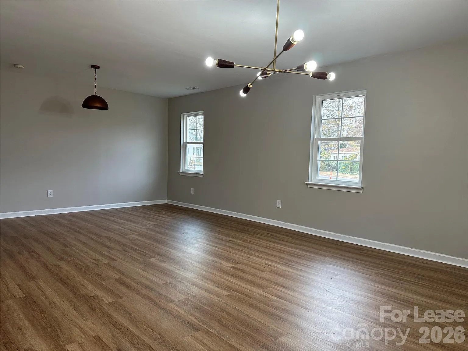 4 bed, 2.5 bath, 1516 sqft, $2,395 — Photo 3