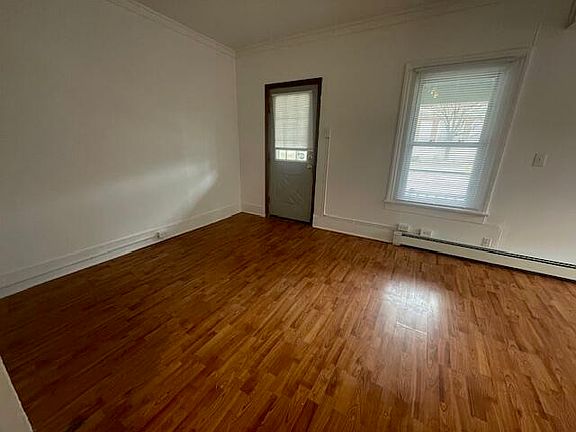 3rd image of 412 N Washington St