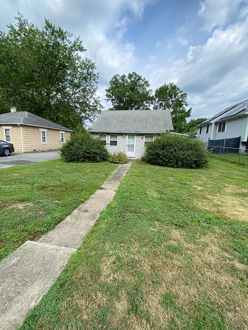 510 S Rogers St — Photo 2