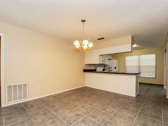 2nd image of 2847 Trailwood Dr