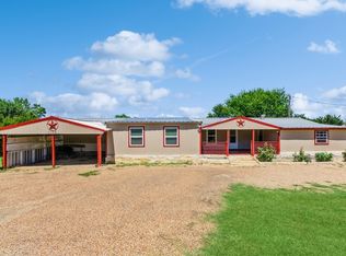 1105 Tina St, Cleburne, TX 76031