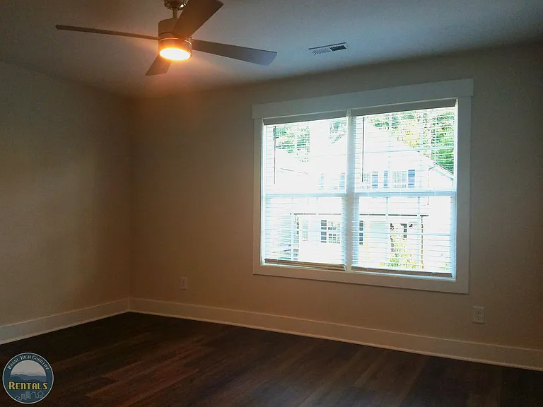 291 Stratford Ln — Photo 22