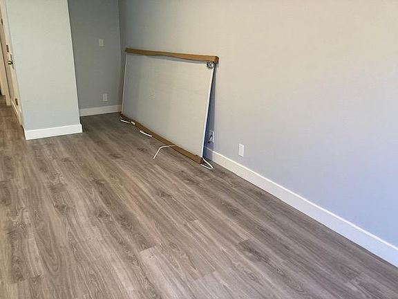 4th image of 16730 Barnell Ave #3