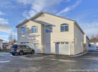 944 Oakridge Dr, Anchorage, AK 99518
