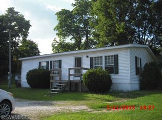 402 Sprung Lake Dr, Coldwater, MI 49036