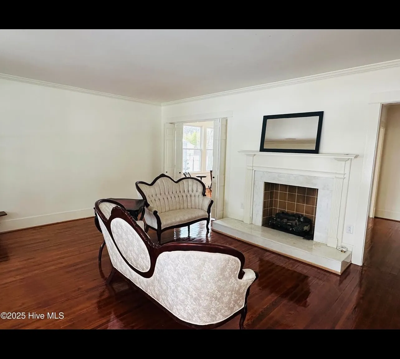 4 bed, 2545 sqft, $1,800 — Photo 2