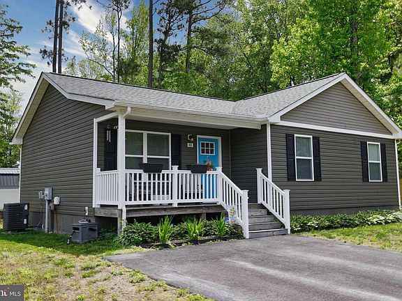 4th image of 48 Rustic Ln