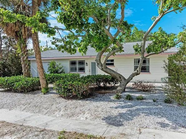 230 85th St, Holmes Beach, FL 34217