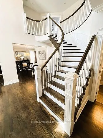 29 Franklin Cathcart Cres — Photo 11