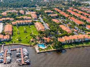 160 Yacht Club Way APT 305, Hypoluxo, FL 33462
