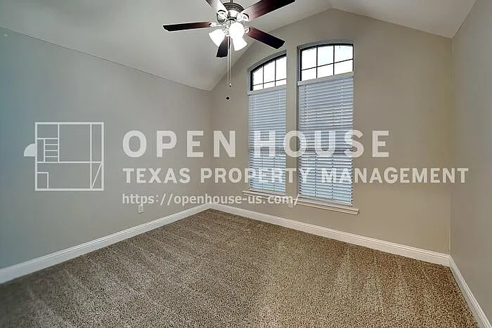 114 Liberty Dr — Photo 13