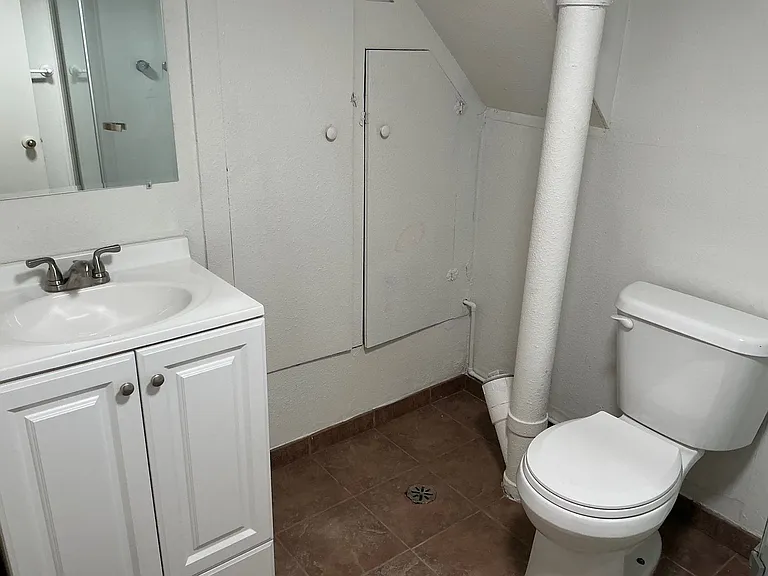 7432 N Olin Ave — Photo 15