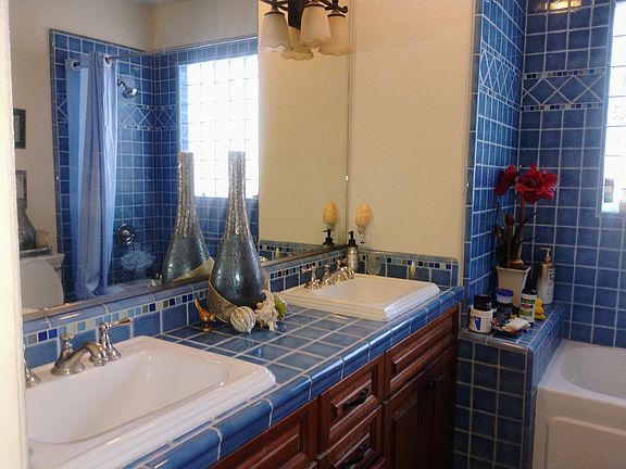Shared upstairs bathroom