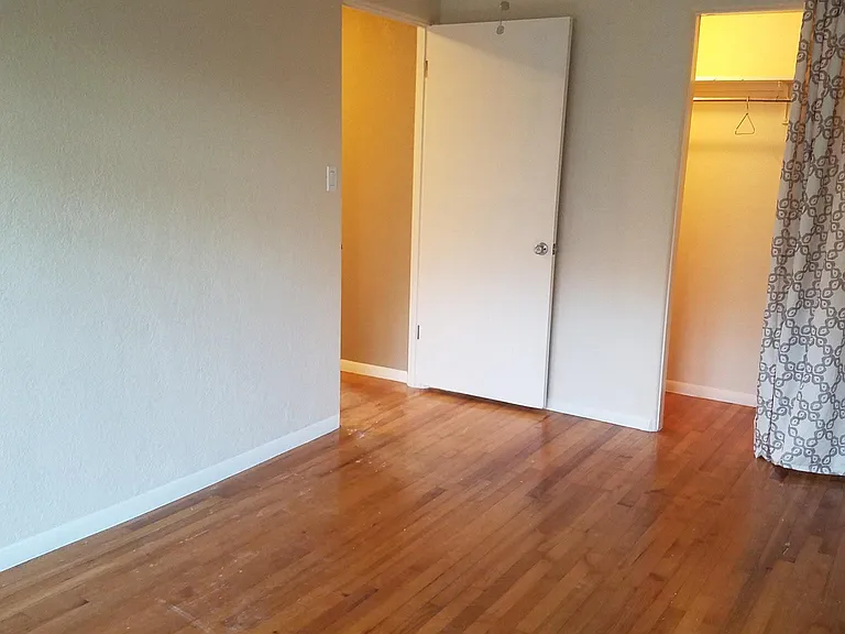 821 E Church St — Photo 19