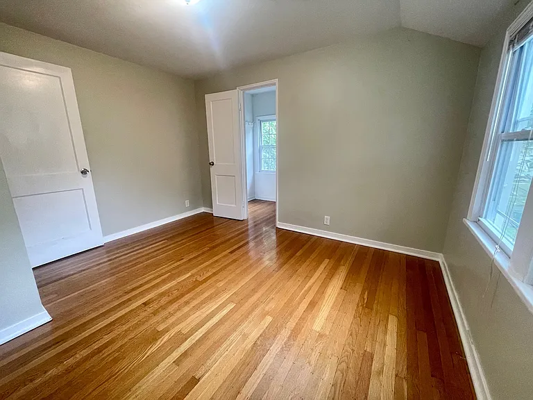 151 Eastmoreland Dr — Photo 14