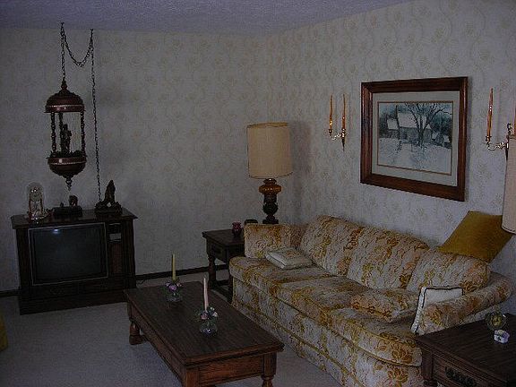 3rd image of 1023 Foxmoor Ln
