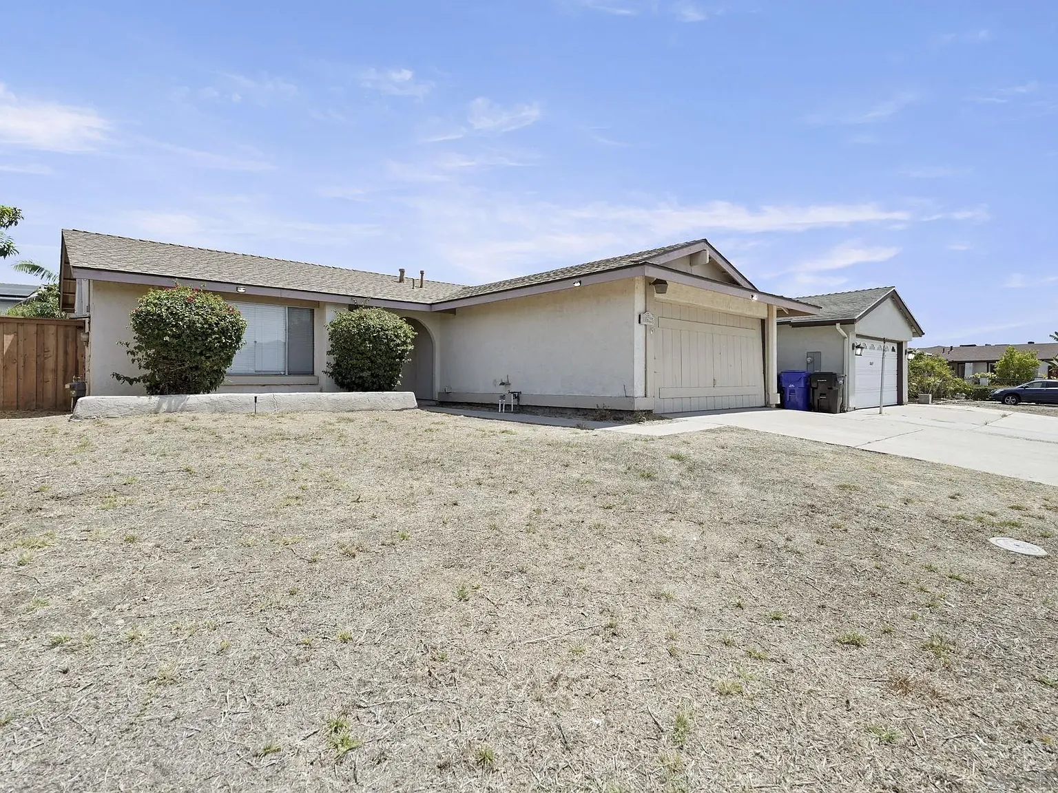 3 bed, 2.0 bath, 1248 sqft, $3,900 — Photo 2