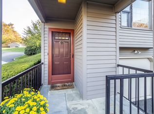 32 Lambert Cmn UNIT 32, Wilton, CT 06897