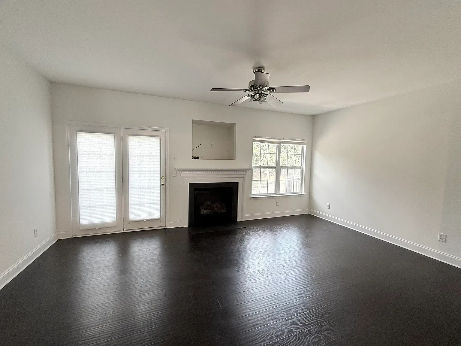 4 bed, 3.5 bath, 1868 sqft, $2,200 — Photo 4