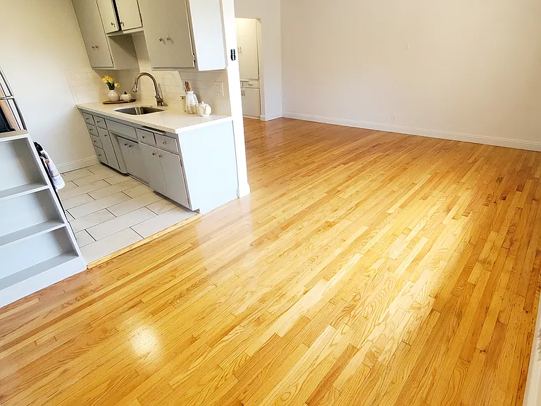 330 Orizaba Ave #4 — Photo 5